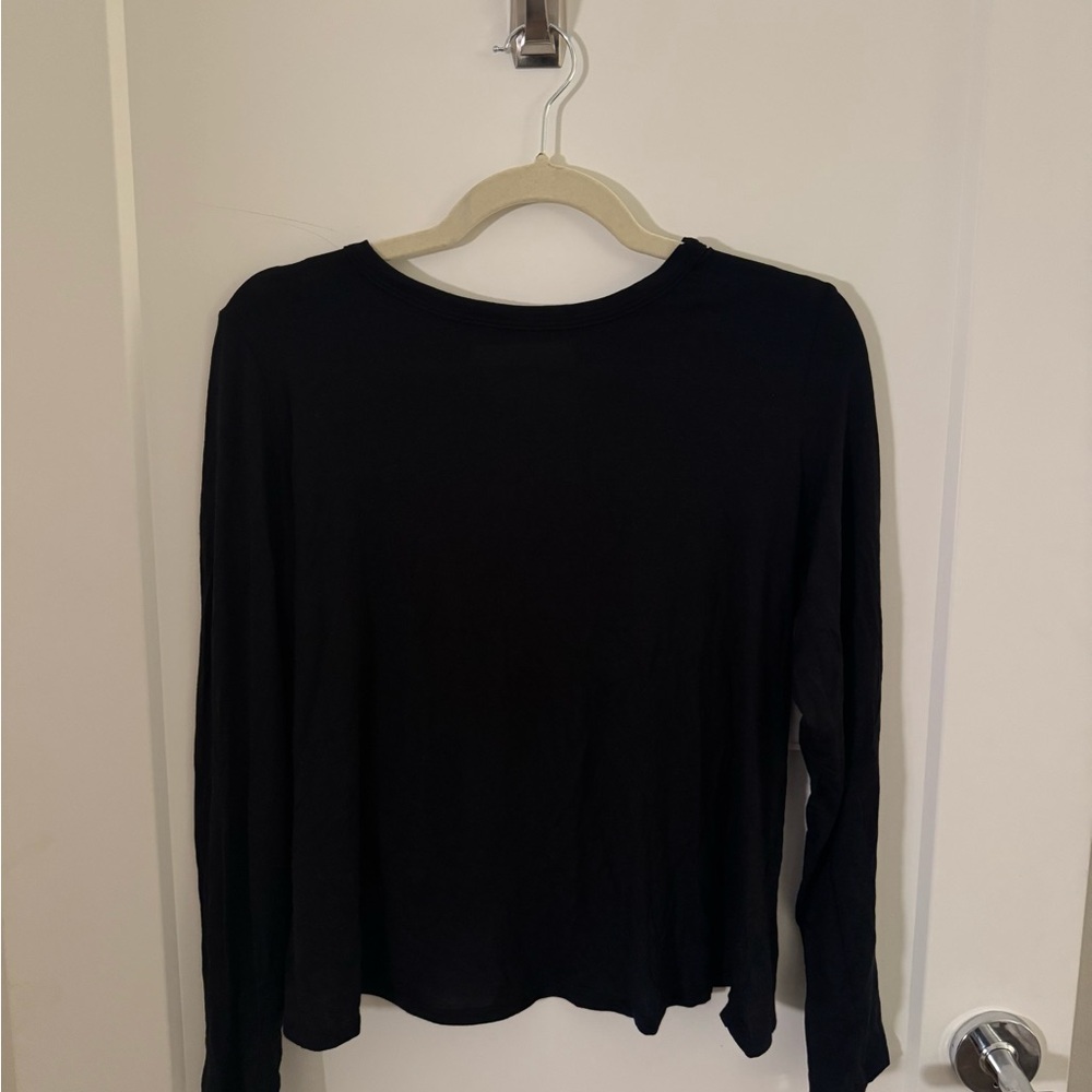 Beyond Yoga Black Long Sleeve Twist Back Tee